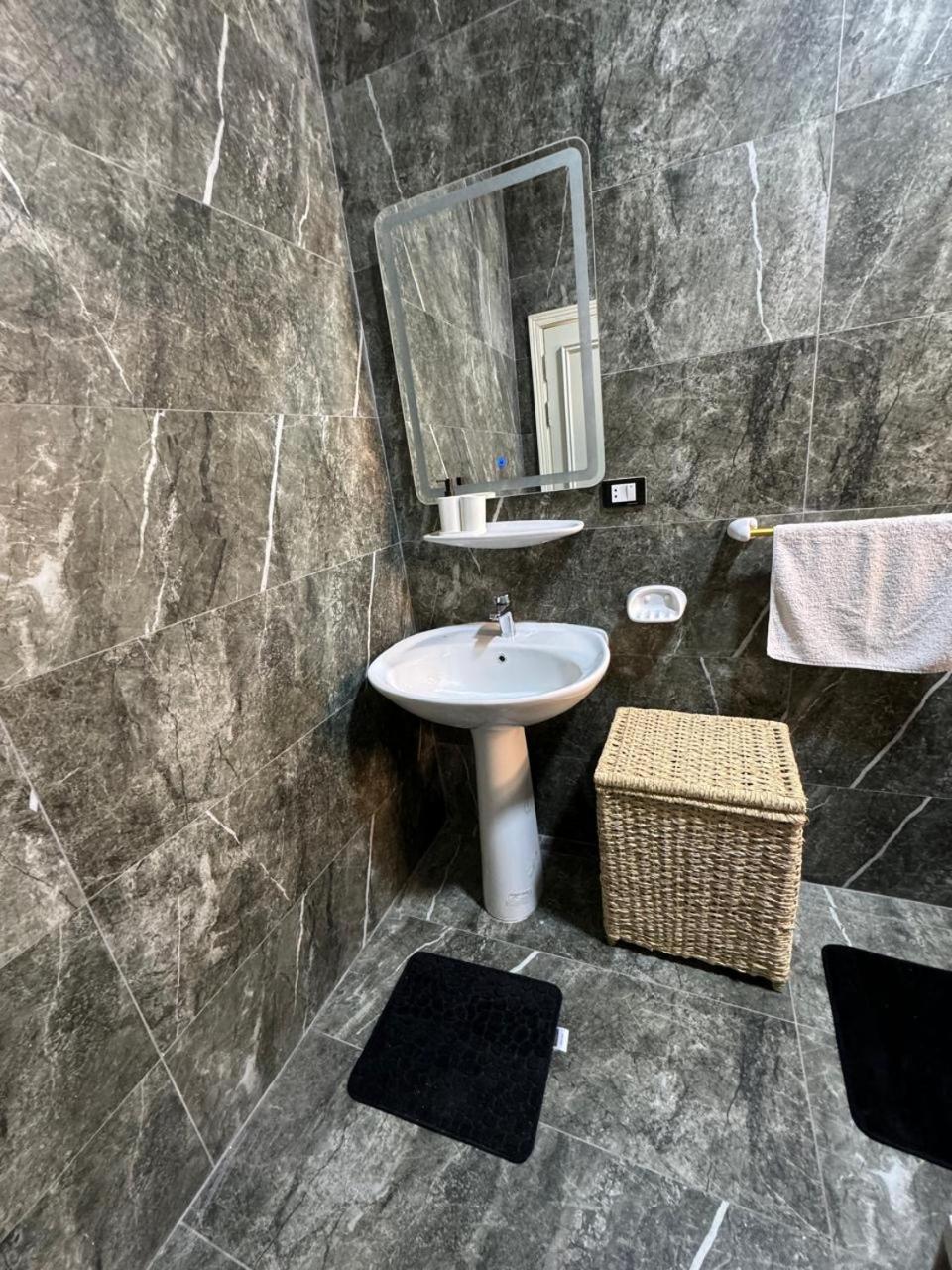 Cosy And Modern Flat For Families Cairo